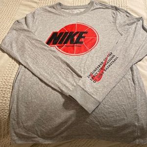 Men’s Nike long sleeve tee